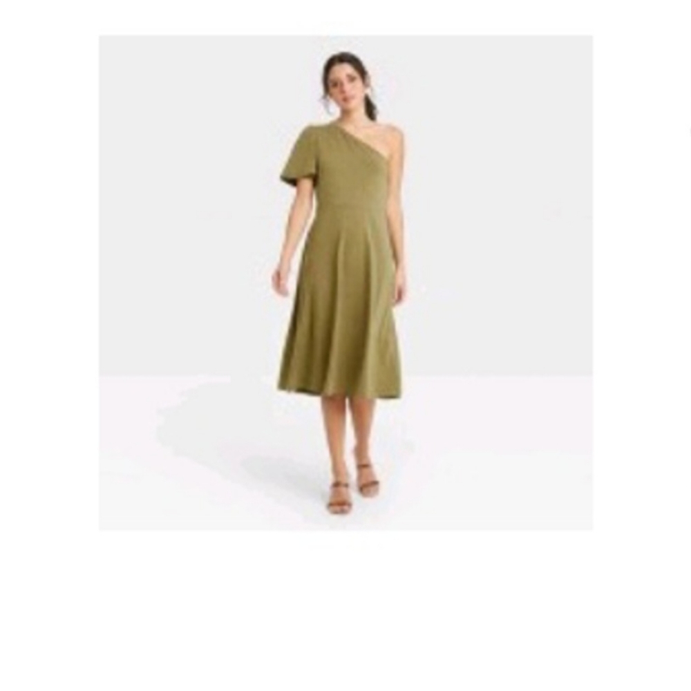 Women's one shoulder puff short sleeve dress.